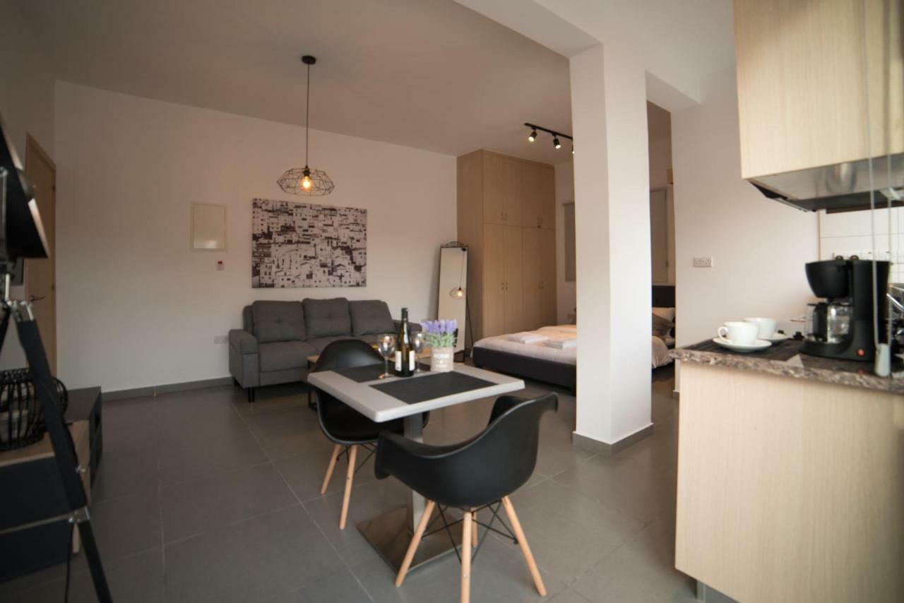 MCPlaces Holiday Apartments Paphos Exterior foto