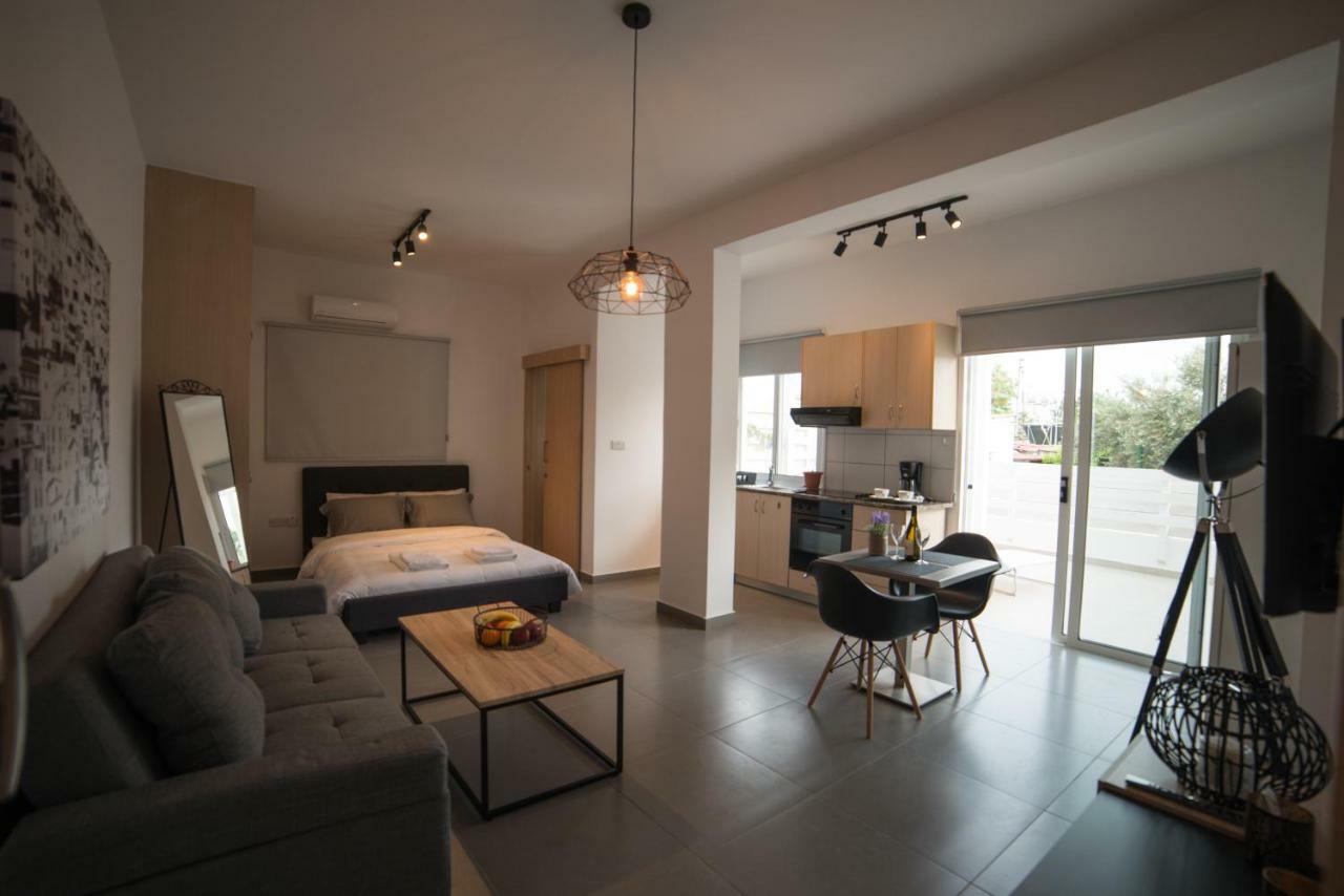 MCPlaces Holiday Apartments Paphos Exterior foto