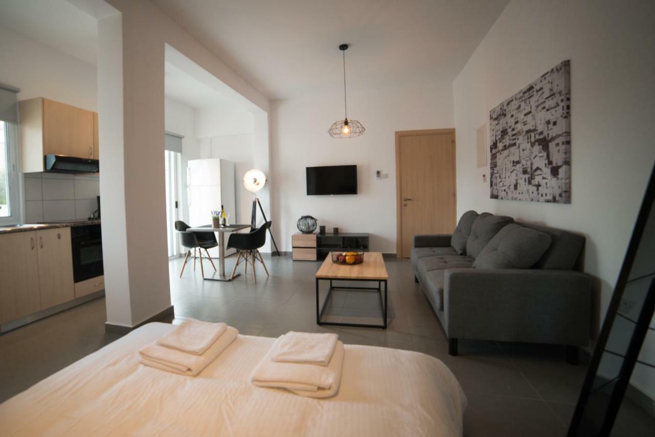 MCPlaces Holiday Apartments Paphos Exterior foto
